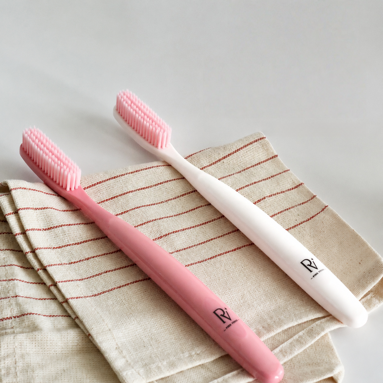 PINK VERSE 4 CM Long Head Toothbrush
